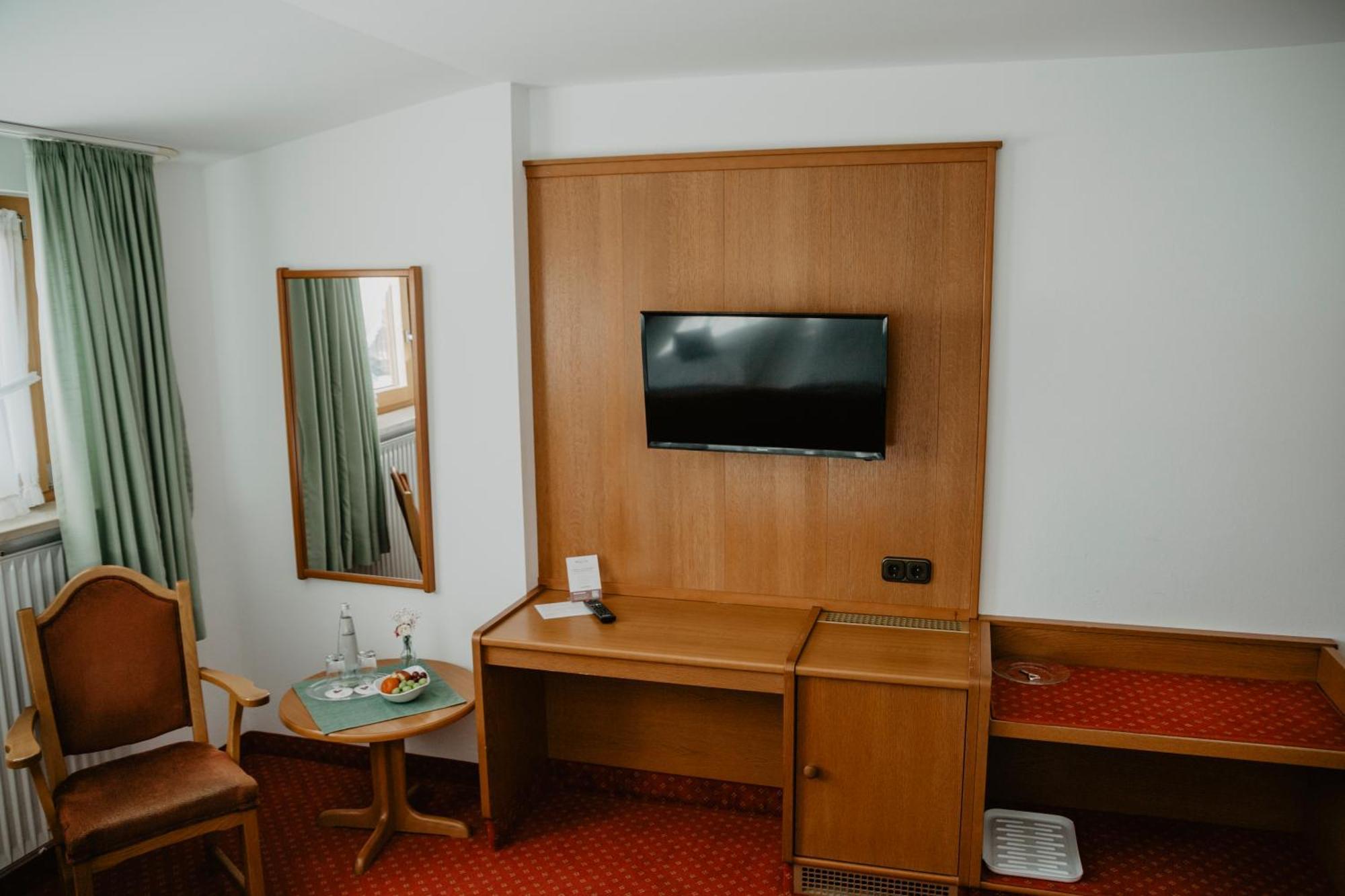 Wessner Hof Landhotel & Restaurant Marquartstein Quarto foto